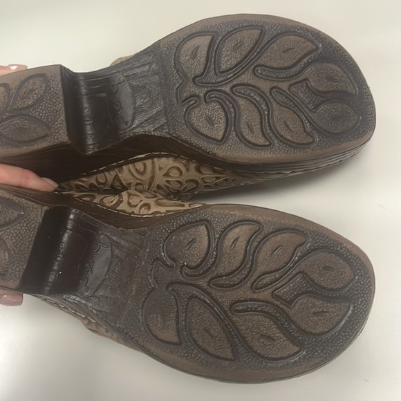 boc Tan - brown Leather Embossed Women's clogs /  Mules size 8 - Picture 7 of 10
